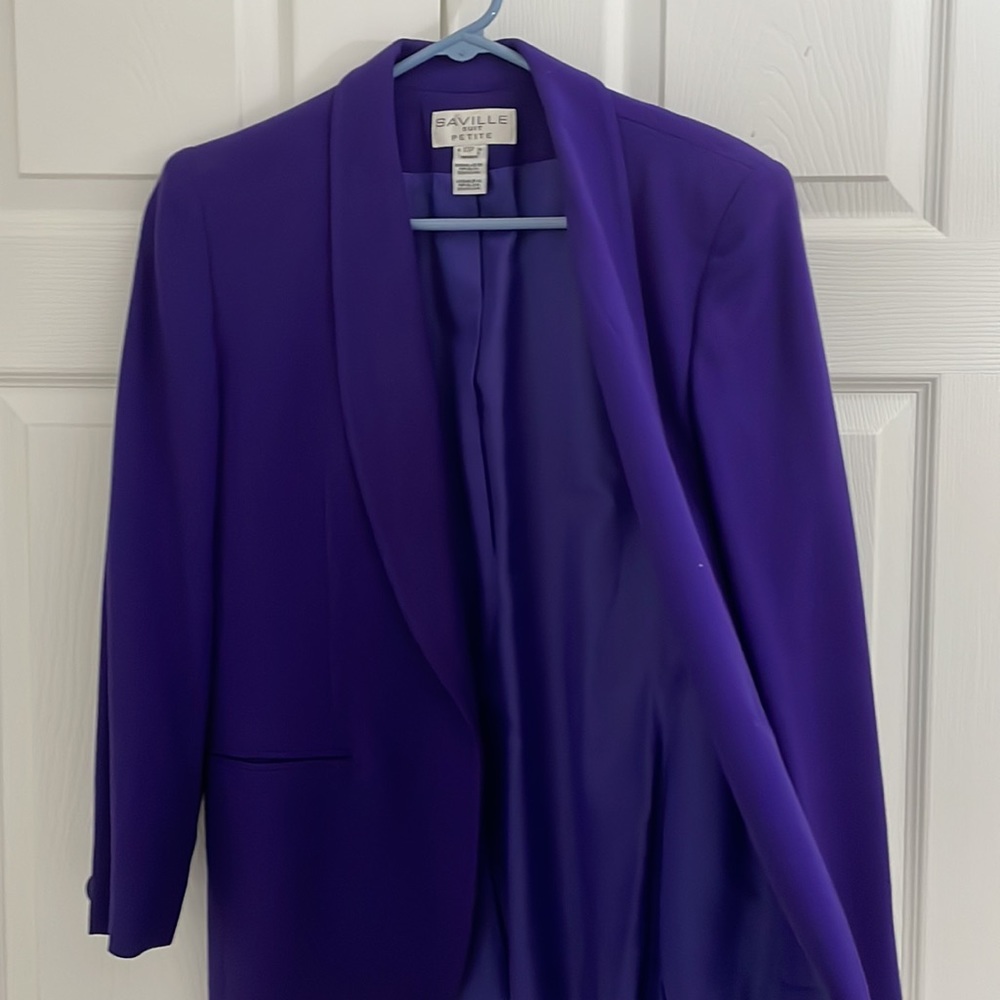 Women’s Blazer - Picture 2 of 3